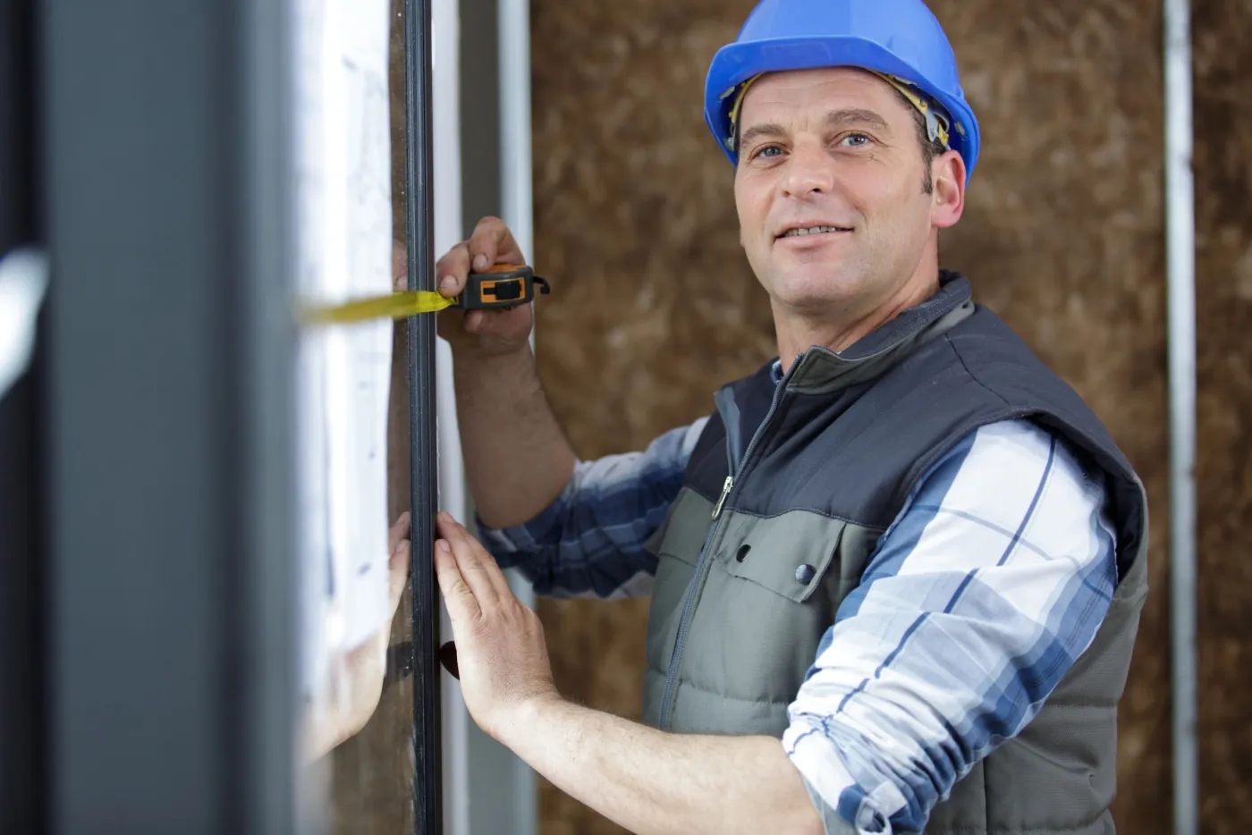 Examen d'une serrure et d'une porte avant intervention à Tremblay-en-France (93290)